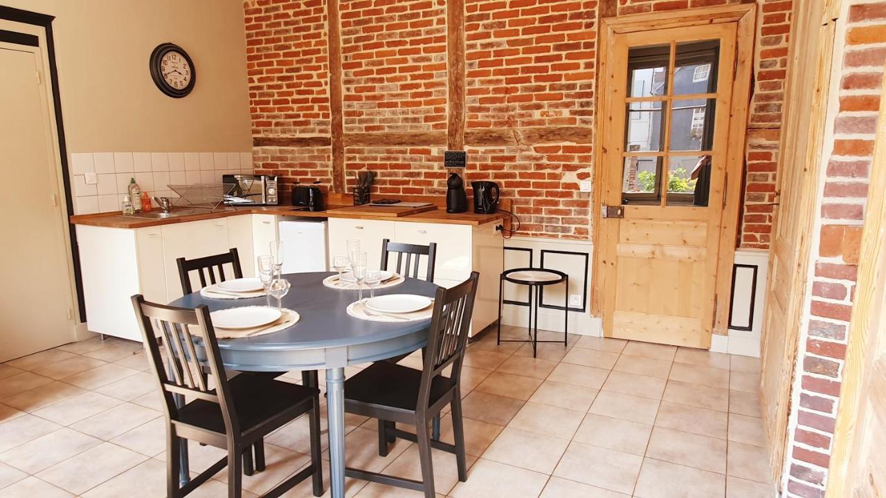 Le 2 Pieces Avec Parking Prive Apartamento Honfleur Exterior foto